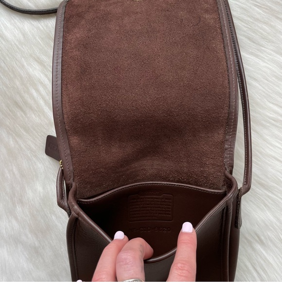 Coach vintage compact pouch crossbody leather bag - Picture 8 of 12